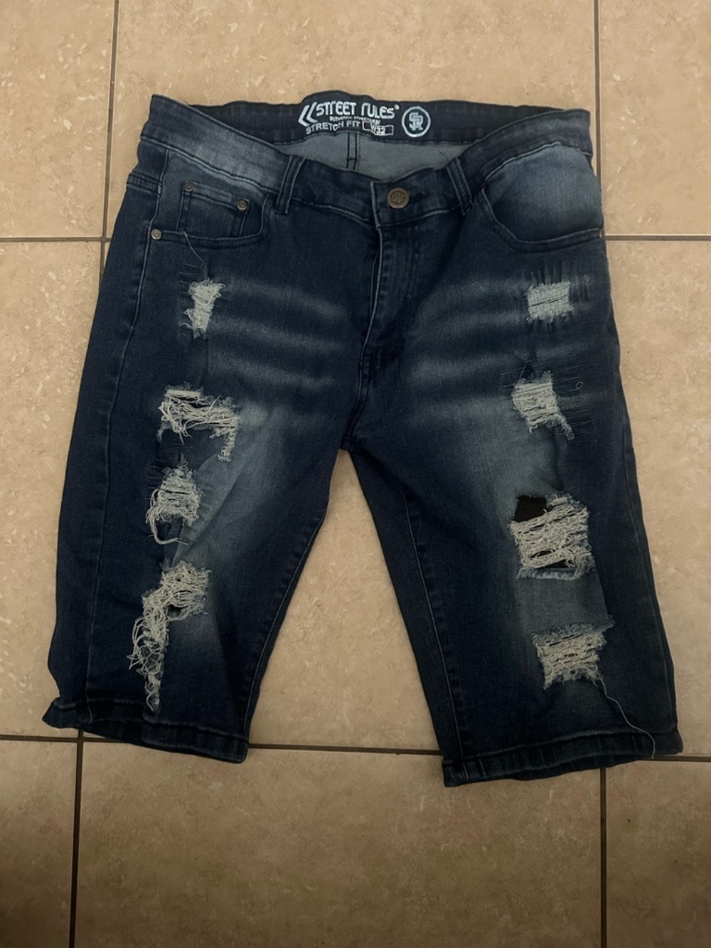 MEN STREET RULES DENIM SHORTS RIPPED SIZE 32
